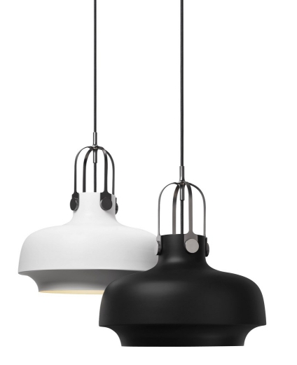 Závěsné svítidlo SC6 z kolekce Copenhagen je inspirováno starými námořními plynovými lampami, lakovaný kov, průměr 20 cm, výška 25 cm, design Space Copenhagen, &amp;Tradition, cena 6 450 Kč, www.designville.cz