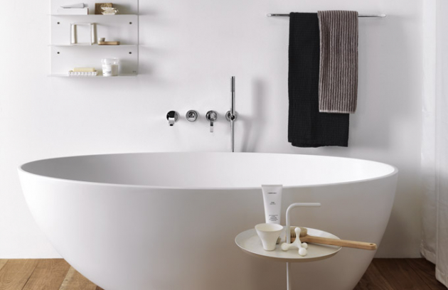 Volně stojící vana Muse (Kos), materiál Silkstone, matná bílá, 170 × 85 cm, cena 105 270 Kč, WWW. DESIGNBATH. CZ Volně stojící vana Muse (Kos), materiál Silkstone, matná bílá, 170 × 85 cm, cena 105 270 Kč, WWW. DESIGNBATH. CZ