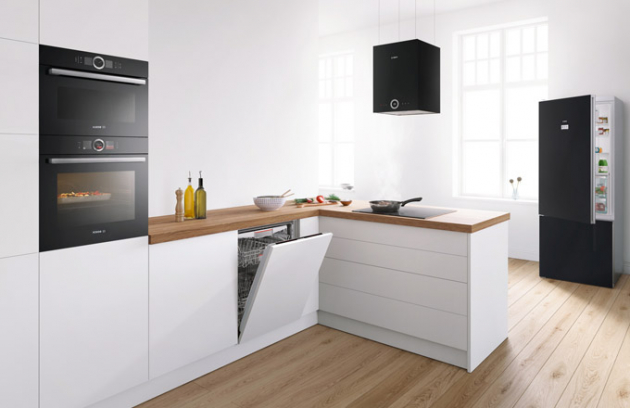 Vestavná myčka SMV68MD02E (Bosch), třída A++, hlučnost 42 dB, spotřeba vody 9,5 l, cena 27 490 Kč, www.bosch-home.cz Vestavná myčka SMV68MD02E (Bosch), třída A++, hlučnost 42 dB, spotřeba vody 9,5 l, cena 27 490 Kč, www.bosch-home.cz