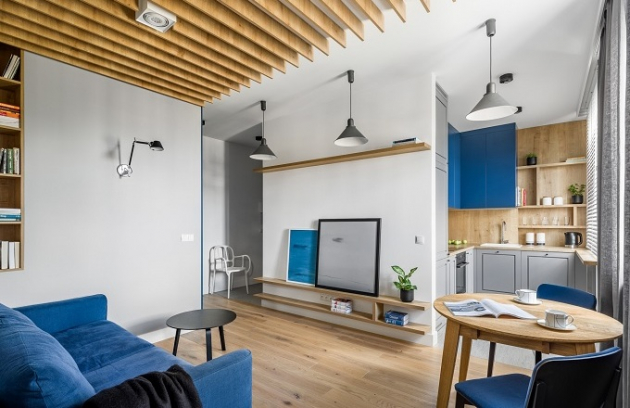 Majitel bytu o rozloze 45m2 ve Varšavě nebyl spokojený se stávajícím uspořádáním a rozhodl se obrátit na designéry ze studia 3XEL.