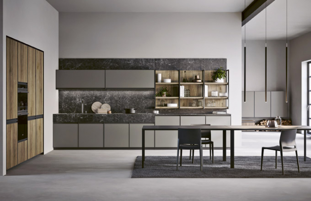 Novinka z produkce Arredo3 v podání inovativního modelu Kronos s variabilní možností volby materiálů se stávajícím systémem kovového rámečku dvířek. Zvolit lze například masivní dřevo, lamino, sklo, dýhu, lakovaný povrch nebo materiál Laminam Novinka z produkce Arredo3 v podání inovativního modelu Kronos s variabilní možností volby materiálů se stávajícím systémem kovového rámečku dvířek. Zvolit lze například masivní dřevo, lamino, sklo, dýhu, lakovaný povrch nebo materiál Laminam