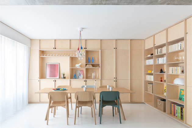 Mladá rodina z Paříže oslovila architektonické studio SABO project, aby jí pomohli s rekonstrukcí 154m2 apartmánu Sacha v 15. pařížské městské čtvrti.