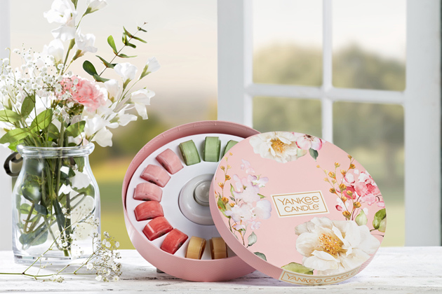 Yankee Candle Garden Hideaway, 779 Kč Yankee Candle Garden Hideaway, 779 Kč