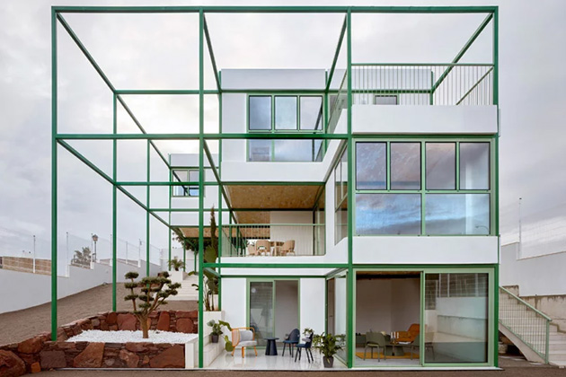 Modulární bydlení s prvky neo-maurské architektury