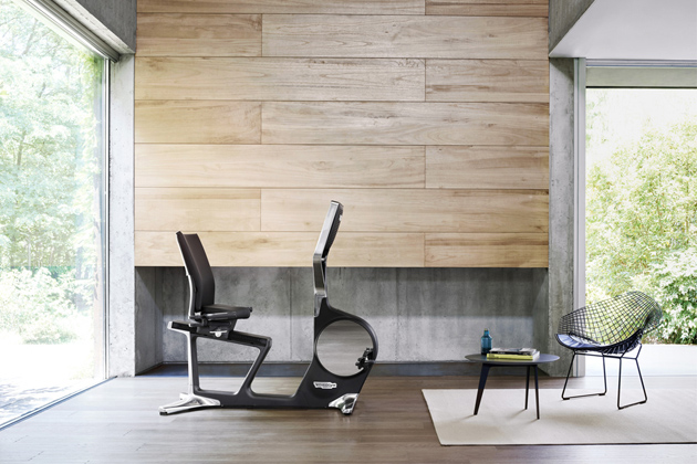 Ergometr Recline Personal Web (Technogym), design Antonio Citterio a Vitra, ergonomicky tvarované sedlo i pedály, elegantní povrchová úprava materiálů, intuitivní nastavení, obrazovka s dotykovým ovládání, propojení s internetem, obsluha prostřednictvím aplikace, orientační cena od 212 500 Kč, www.technogym.com Ergometr Recline Personal Web (Technogym), design Antonio Citterio a Vitra, ergonomicky tvarované sedlo i pedály, elegantní povrchová úprava materiálů, intuitivní nastavení, obrazovka s dotykovým ovládání, propojení s internetem, obsluha prostřednictvím aplikace, orientační cena od 212 500 Kč, www.technogym.com