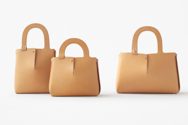 Japonské designové studio Nendo ve spolupráci s UP TO YOU ANTHOLOGY navrhlo koženou kabelku Mai. 