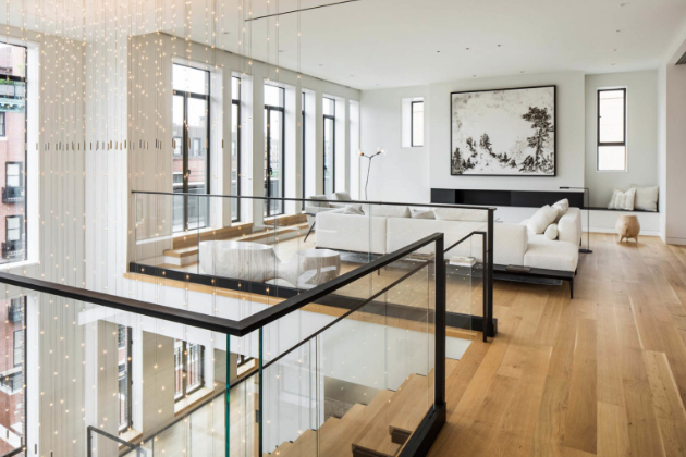 Architektonické a designové studio Hacin + Associates dokončilo duplex Four51 PH v bostonské čtvrti Back Bay.