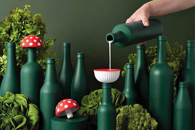 Trychtýř Magic Mushroom (Ototo Design), cena 14 $, WWW.OTOTODESIGN.CZ