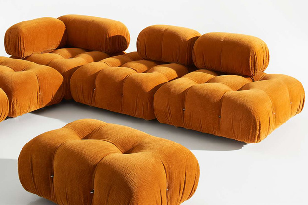 Reedice slavného sofa Camaleonda (BB Italia), které navrhl Mario Bellini v roce 1970, nabízí více pohodlí, flexibility i jemně aktualizované l