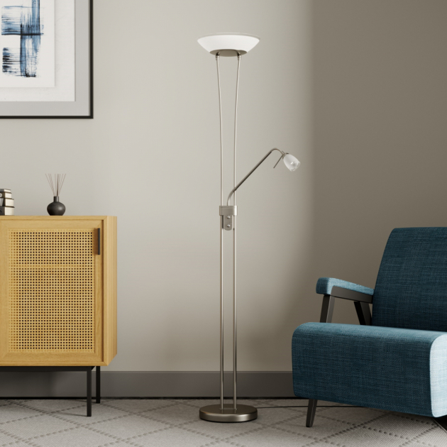 Stojací lampa se hodí do každého bytu nebo domu