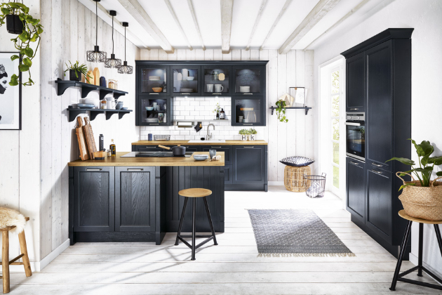 Kuchyň provedení Bristol (Häcker Küchen), cottage style, velvety dark blue, lakovaný masivní rámeček, dýhovaná výplň, WWW.SEDLAKINTERIER.CZ 