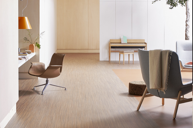 Přírodní krytina Marmoleum Linear 5254 a Marmoleum Walton 3370 (Forbo), ekologický materiál vyrobený z 97 % z přírodních surovin, široká variabilita jednotlivých dekorů, cena od 860 Kč/m2, WWW.MARMOLEUM.CZ