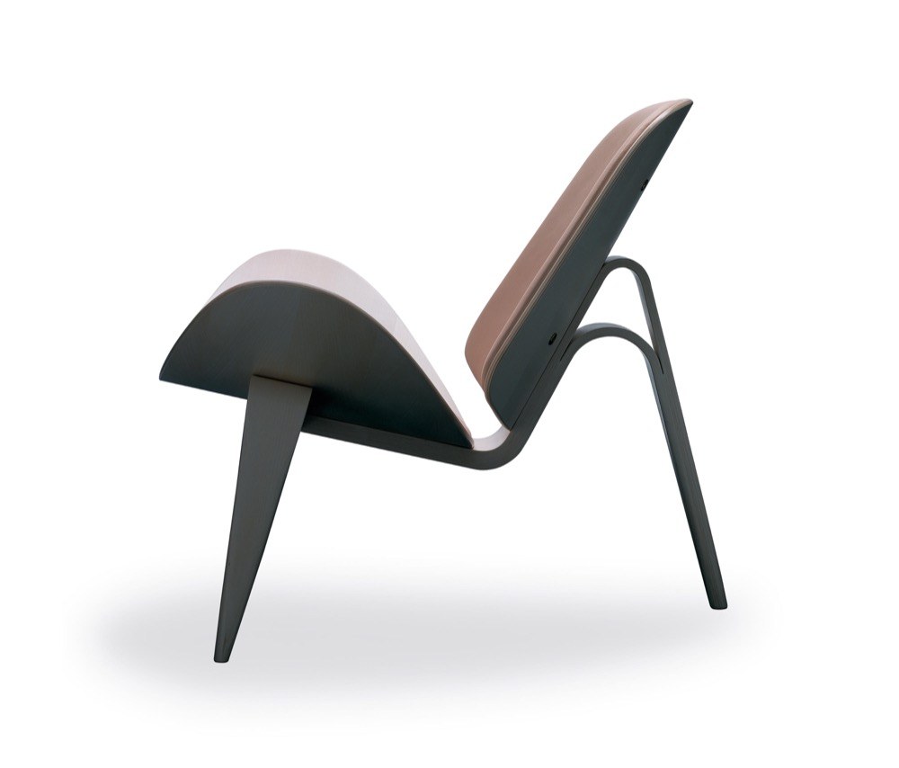 Křeslo Shell CH07, designér Hans J. Wegner