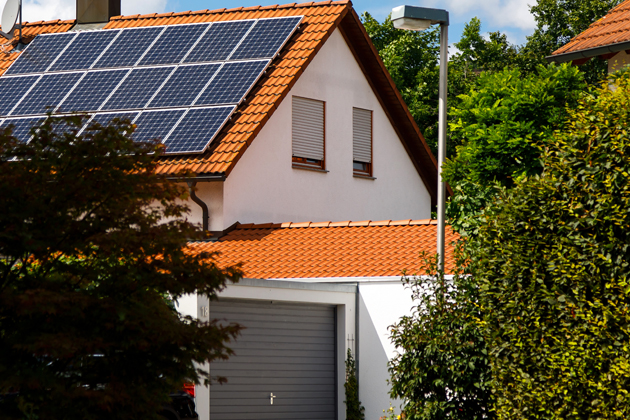 Díky školeným montážním firmám dodala divize DZD Solar za necelý půlrok na český trh téměř 1 000 fotovoltaických systémů