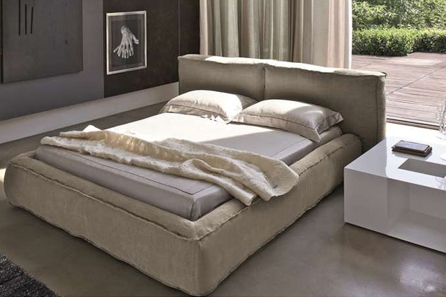 Fluff - harmonické linie postele dávají tvar místu pro snění