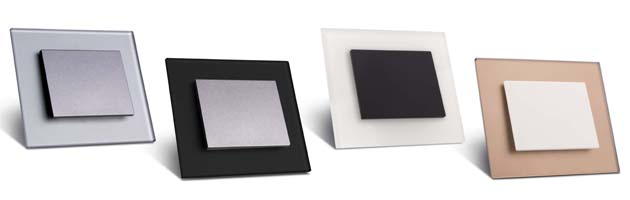 Skleněné rámečky DECENTE nabízí čtyři matné odstíny – bronzový, bílý, černý a kovově šedý