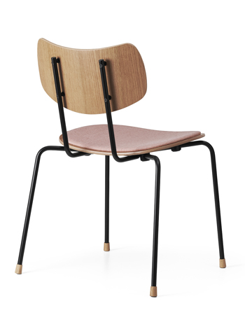 Židle Vega, design Vilhelm Lauritzen, konstrukce z práškované oceli, lakované dubové dřevo a textil, cena 18 320 Kč