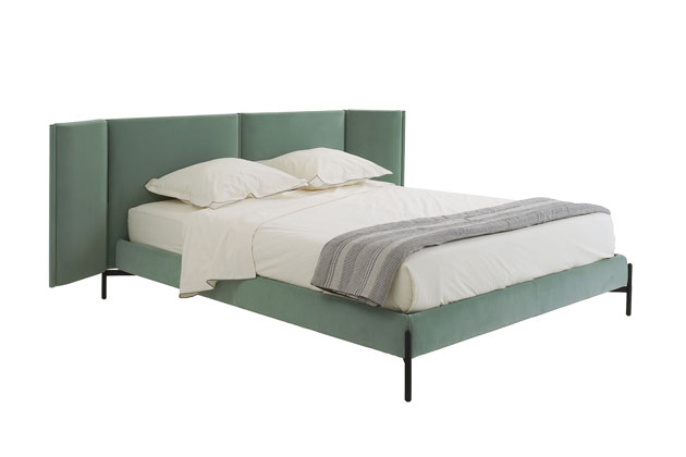 Postel Hypna Bed, design Sosa designers, čalouněný rám, cena od 140 500 Kč