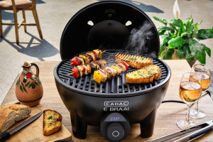 Přenosný elektrický gril Citi Chef 40 E-Braai, grilovací rošt z hliníkové slitiny s keramickým povrchem, nastavitelná teplota 70–270 °C, rozměr 48 × 36 × 45 cm, cena 7 659 Kč