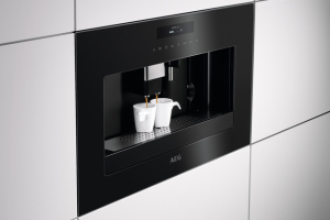 Vestavný automatický kávovar KKB894500B, cena 46 529 Kč 