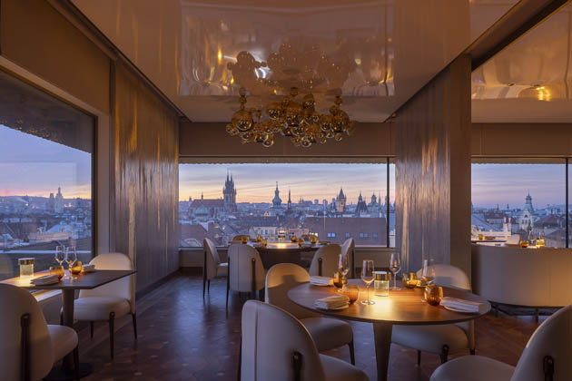Pražská ikona opět ožívá. Hotel Fairmont Golden Prague se otevírá veřejnosti