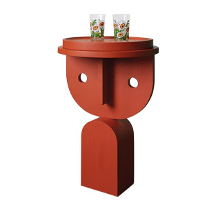 Odkládací stolek Faces, design Nathan Yong, masivní dub, výška 58 cm, cena 31 900 Kč 
