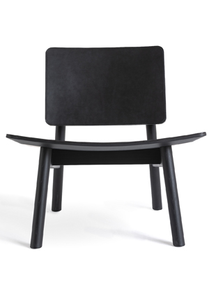 Židle Hiroi pro Cappellini, dobové nebo jasanové dřevo a kůže, rozměry 62,5x75,5x74 cm, cena od 40 342 Kč