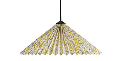 Matin, design Inga Sempé,  materiál hliník, textil, plast, rozměry 11,5 × 30  × 30 cm, cena 4 693 Kč