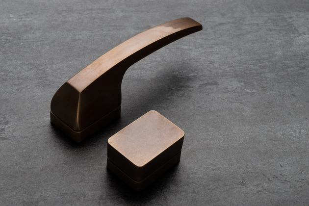 Autoklika povrch mosaz antik wc zámek