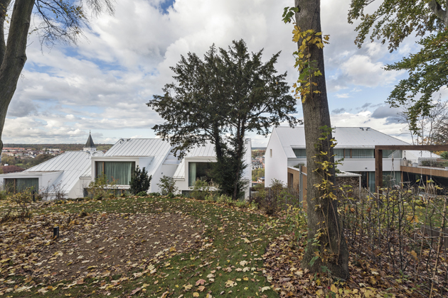 Tři domy a jedna vize Tři domy a jedna vize