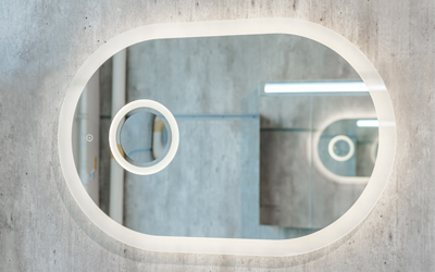 Zrcadlo ALIVA, zapnuto LED osvětlení, regulátor stmívání, integrované zvětšovací zrcátko, topná fólie horizontální zavěšení