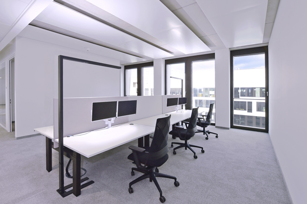 Stojací lampa Office Three Pro Motion (Dekolight)