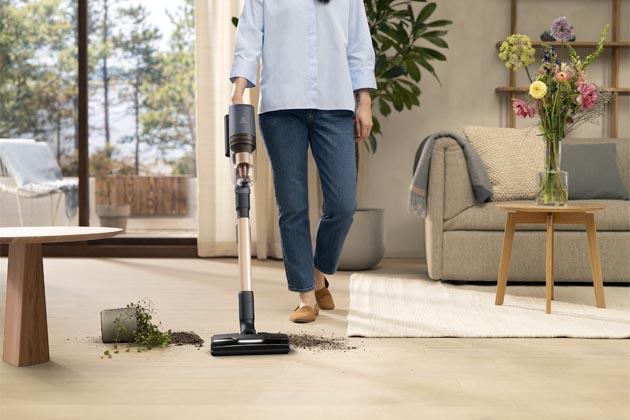 Vysavač EP82H25WET, dva kruhové mopy, cena 13 799 Kč