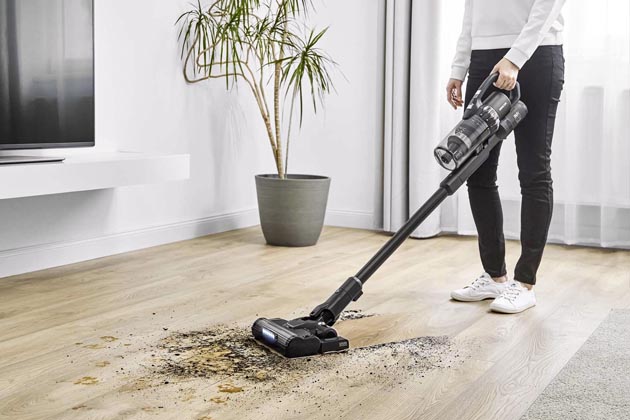 Vysavač SVC 9879BK, mopování,  auto režim optimálního výkonu, cena 9 990 Kč