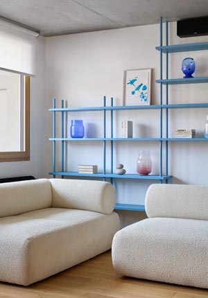 Dřevo, beton, moře