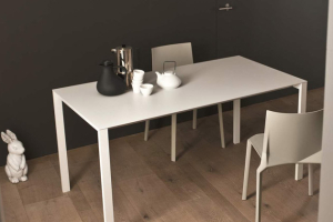 Thin-K - dokonale tvarovaný stůl 