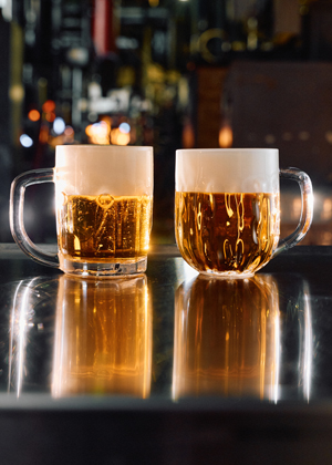 V&yacute;roba půllitrů pro Lok&aacute;l a Ambiente