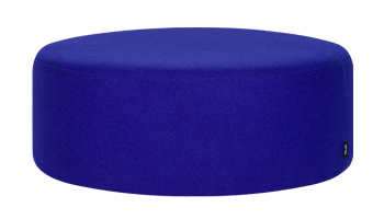 Čalouněn&yacute; taburet Folk, dřevotř&iacute;skov&aacute; kostra, v&yacute;plň z&nbsp;pružn&eacute; pěny, vlněn&yacute; potah, &Oslash; 70 cm, cena 9&nbsp;334 Kč