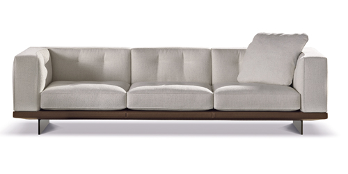 Sofa Dylan small, design Rodolfo Dordoni, kůže, nubuk, bavlna s&nbsp;př&iacute;měs&iacute; vlny,  cena od 200&nbsp;000 Kč 