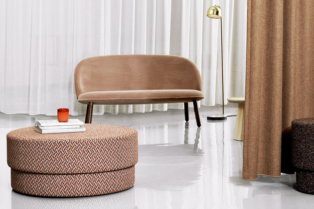 Puf Silo large carnival red, design Hans Hornemann, překližka, polyuretanov&aacute; pěna, textilie Wynwood 13, v&iacute;ce barev i&nbsp;rozměrů, cena 20&nbsp;625 Kč &rarr;&nbsp;www.designville.cz