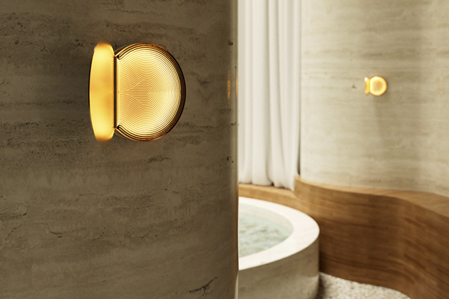 Poudrier, nástěnné svítidlo inspirované tvarem klasické pudřenky, materiál sklo a ocel, cena 12 742 Kč, www.lamptwist.com 