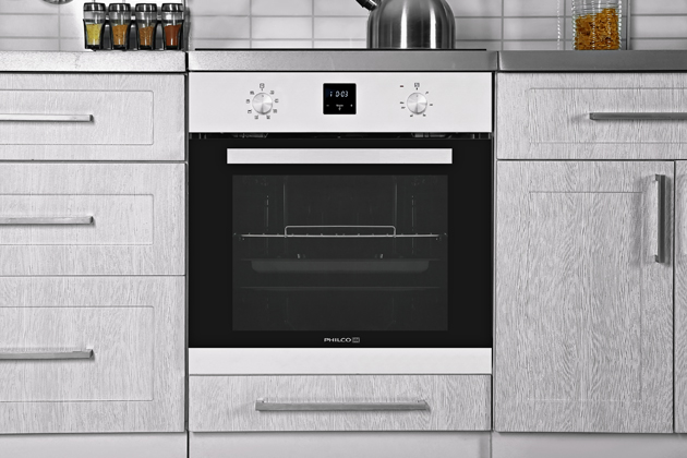 Multifunkčn&iacute; vestavn&aacute; trouba Philco POB 698 X disponuje objemem 69 litrů, osmi pečic&iacute;mi funkcemi  a&nbsp;sedmi &uacute;rovněmi pro vložen&iacute; plechů. Cena 6 990 Kč