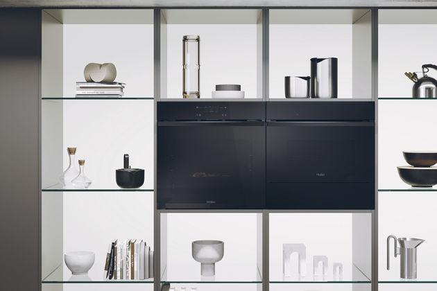 Horkovzdu&scaron;n&aacute; trouba Haier H6 ID66C3YTB se může pochlubit objemem 78 litrů a&nbsp;až &scaron;esti &uacute;rovněmi vařen&iacute;. Obl&iacute;b&iacute; si ji tak&eacute; nad&scaron;enci do modern&iacute;ch technologi&iacute; &ndash; disponuje totiž tak&eacute; pokročil&yacute;m d&aacute;lkov&yacute;m ovl&aacute;d&aacute;n&iacute;m 