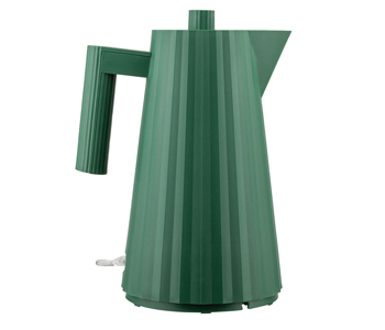 Rychlovarn&aacute; konvice z&nbsp;kolekce Pliss&eacute;, design Michele De Lucchi, objem 1,7 litru, termoplastick&aacute; pryskyřice, cena 2&nbsp;474 Kč