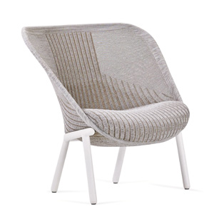 Cardigan, design Patricia Urquiola, materi&aacute;l pěna z&nbsp;biomasy, př&iacute;ze z&nbsp;recyklovan&yacute;ch PET lahv&iacute;, konstrukce z&nbsp;pr&aacute;&scaron;kovan&eacute; oceli, cena na dotaz 