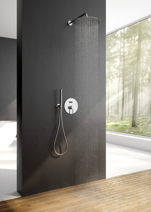 Sprchov&yacute; set Atran, termostatick&aacute; baterie, proveden&iacute; s&nbsp;chromovan&yacute;m povrchem a&nbsp;kulatou hlavovou sprchou, cena 13&nbsp;798&thinsp;Kč 