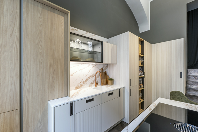 Studio Arredo3 na Vinohradsk&eacute; je otevřeno v&scaron;em, kdo hledaj&iacute;&nbsp;kuchyni, kter&aacute; bude sloužit i&nbsp;tě&scaron;it, bude elegantn&iacute; i&nbsp;chytr&aacute;. Dopřejte si z&aacute;žitek, kter&yacute; zač&iacute;n&aacute; u&nbsp;designu a&nbsp;konč&iacute; u&nbsp;radosti z&nbsp;každodenn&iacute;ho použ&iacute;v&aacute;n&iacute;. Domluvte si schůzku a&nbsp;přijďte se přesvědčit osobně.