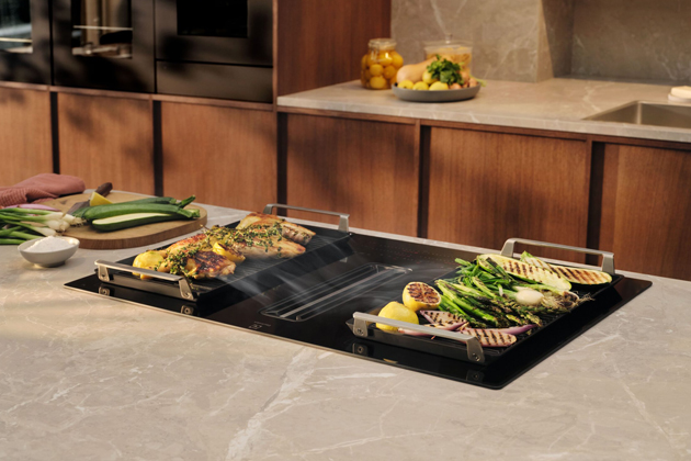 L&eacute;to v nedohlednu? Ugrilujte si s Plancha grilem &ndash; i v zimě