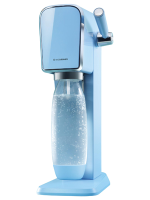 V&yacute;robn&iacute;k Sodastream v exkluzivn&iacute; jemně modr&eacute; MISTY BLUE barvě, cena 2890 Kč