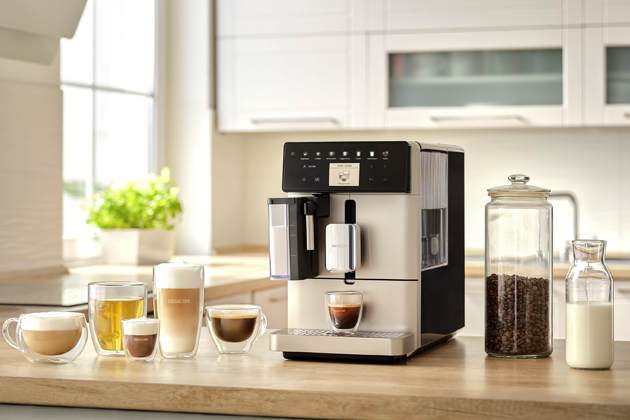 Plně automatick&eacute; espresso/cappuccino SES&nbsp;9350CH, v&yacute;běr z&nbsp;15 n&aacute;pojů, barevn&yacute; displej v&nbsp;če&scaron;tině, One Touch pro rychl&eacute; spu&scaron;těn&iacute; n&aacute;poje, objem n&aacute;doby na vodu 1,3 l, tlak 19 barů, cena 12&nbsp;999&nbsp;K